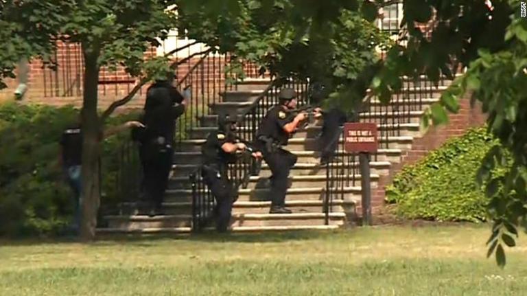 Μακελειό στη Βιρτζίνια : 12 νεκροί και 6 τραυματίες σε ένοπλη επίθεση εργαζομένου στο δημοτικό κέντρο