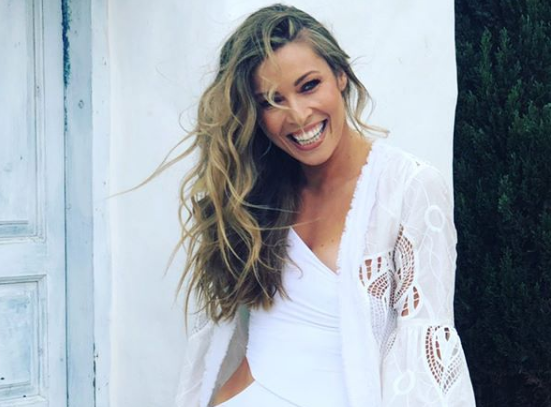 Χρουσαλά: Ο χορός σε beach bar της Μυκόνου