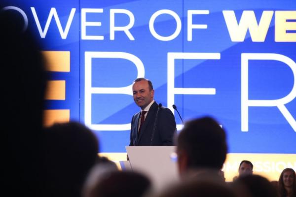 Ο Μάνφρεντ Βέμπερ επανεξελέγη επικεφαλής του ΕΛΚ