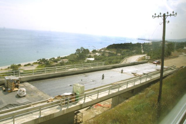 Υπογράφηκε η σύμβαση των νέων σιδηροδρομικών γεφυρών του Γαλλικού ποταμού