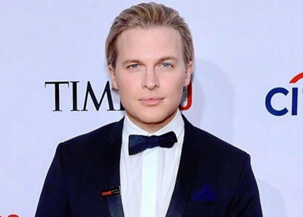 Νέα τιμητική διάκριση για τον Ρόναν Φάροου των New York Times