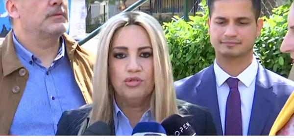 «Μπηχτές» Γεννηματά κατά Βενιζέλου: Οι απόντες απλά διευκολύνουν τον ΣΥΡΙΖΑ