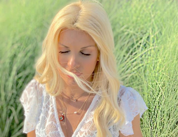 Ελένη Μενεγάκη : Η εμμονή ενός ακραίου θαυμαστή της