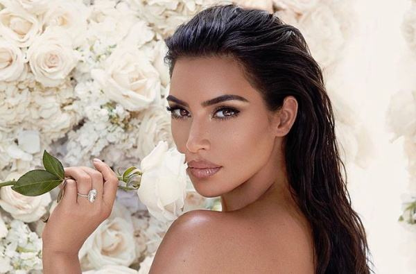 Κιμ Καρντάσιαν : Η τρυφερή φωτογραφία με τον νεογέννητο γιο της