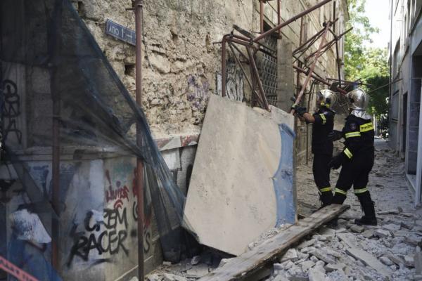 Σεισμός: Τρία άτομα στο νοσοκομείο – Τι αναφέρει το υπουργείο Υγείας