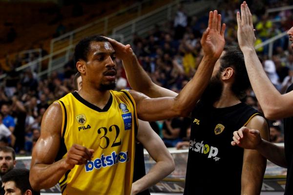 Το συγκινητικό «αντίο» του Χάντερ στην ΑΕΚ