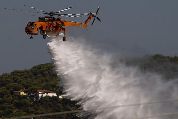 Άμεση αντίδραση της πυροσβεστικής για την πυρκαγιά στη Ραφήνα