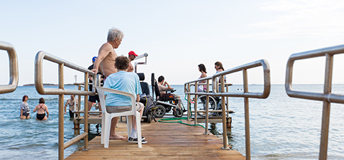 Το Ασυλο Ανιάτων πήγε θάλασσα – Για κάποιους ήταν το πρώτο μπάνιο