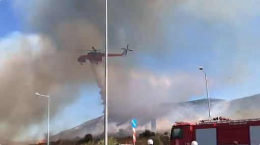Φωτιά σε πέντε περιοχές: Μάχη με τις φλόγες σε Μαρκόπουλο και Μέγαρα