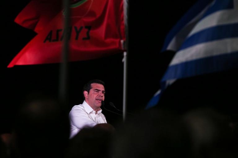 Ο Τσίπρας μπροστά στη μοίρα του: Παραιτημένος, ηττημένος σκέφτεται την επόμενη ημέρα