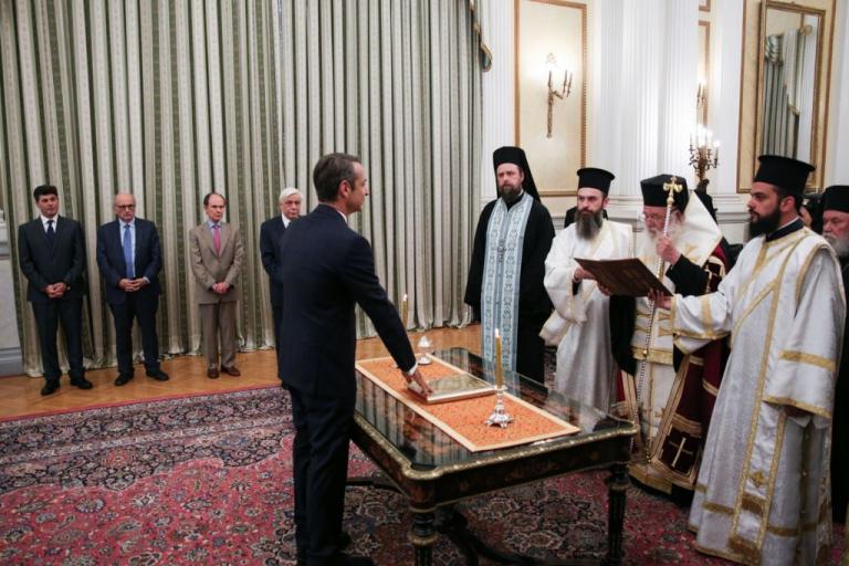 Δύο διαφορετικοί κόσμοι: Από την ορκωμοσία του ΣΥΡΙΖΑ το 2015, στην νέα κυβέρνηση ΝΔ