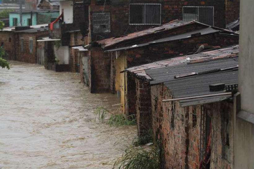 Βραζιλία: Τουλάχιστον 8 νεκροί από φονικές πλημμύρες