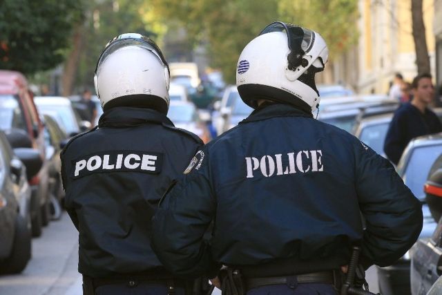 Επίθεση με μολότοφ εναντίον αστυνομικών στα Εξάρχεια