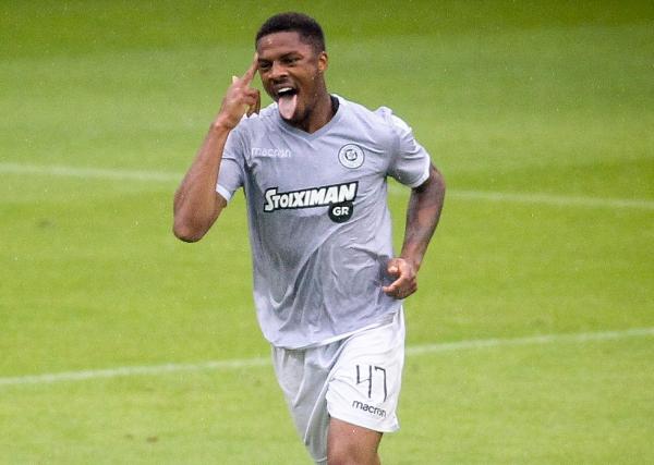 Ετοιμάζεται να γίνει «αετός» ο Άκπομ