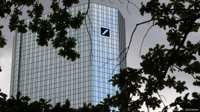 Ριζική αναδιάρθρωση στην Deutsche Bank