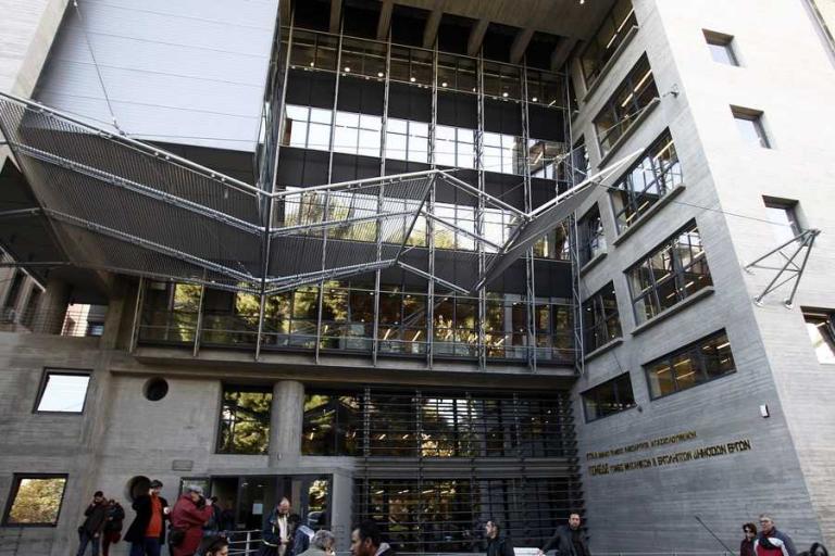 Ομαδική αγωγή από μηχανικούς κατά του ΕΦΚΑ για τις προσωρινές συντάξεις