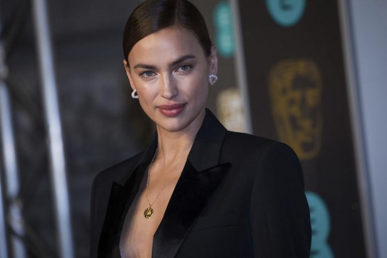 Ιρίνα Σάικ: Αυτή είναι η πιο σέξι φωτογράφιση της