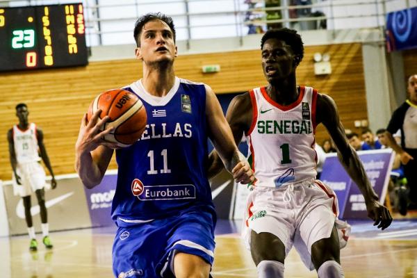 Το βίντεο με τα οκτώ τρίποντα του Αρσενόπουλου κόντρα στη Σενεγάλη