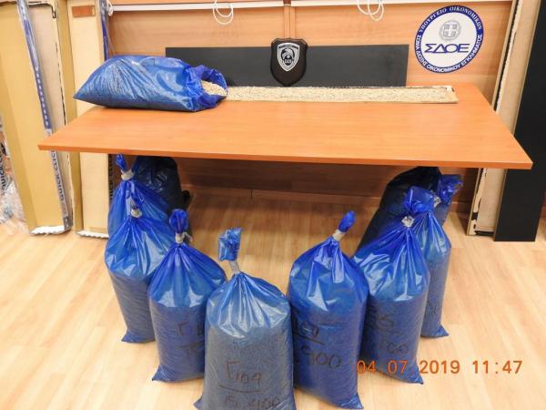 Βίντεο: Σε κοντέινερ με ξυλεία κατασχέθηκε η μεγαλύτερη ποσότητα χαπιών Captagon