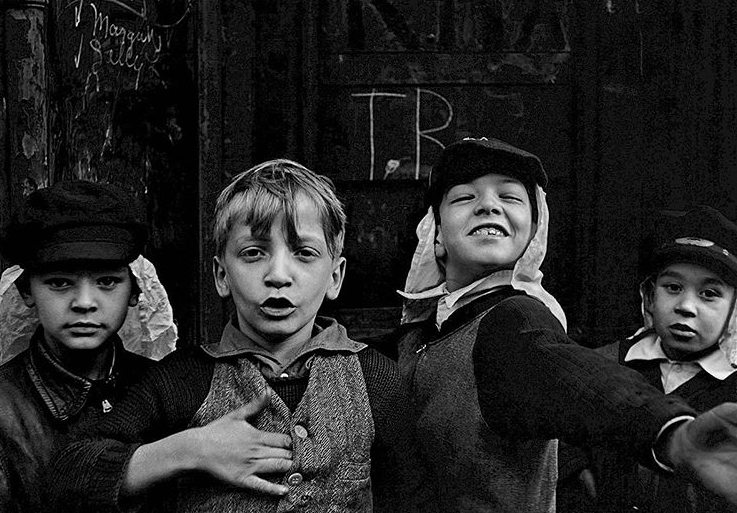 Η Νέα Υόρκη του χθες μέσα από το φακό της Χέλεν Λεβίτ