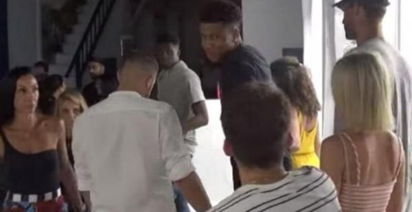 Τουρίστας παθαίνει σοκ μόλις αντικρίζει τον Αντετοκούνμπο