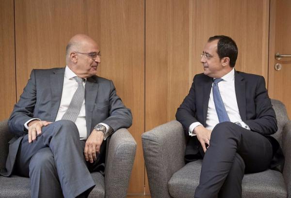 Δένδιας- Χριστοδουλίδης: Σε συνεχή επικοινωνία Αθήνα και Λευκωσία για Κυπριακό και Τουρκία