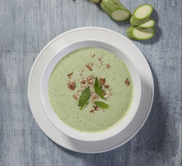 Κρύα σούπα από ωμό κολοκυθάκι