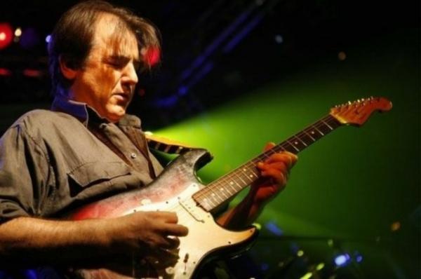 Γιάννης Σπάθας: Το αντίο στον θρυλικό κιθαρίστα