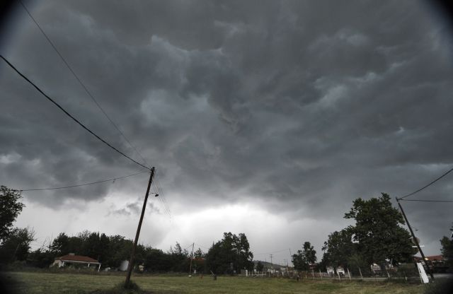 SOS για καταιγίδες τις επόμενες ώρες - Σε ποιες περιοχές θα εκδηλωθούν έντονα φαινόμενα