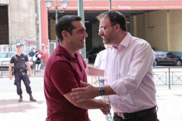 Στα γραφεία της ΔΗΜΑΡ ο Τσίπρας για να… αναστήσει τον Θεοχαρόπουλο