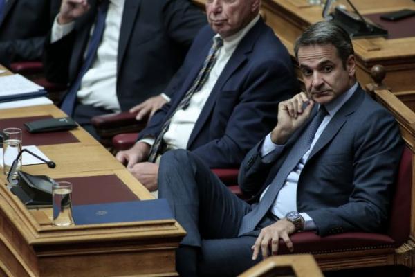 Μητσοτάκης: Χαλαρό καφεδάκι στη Βουλή