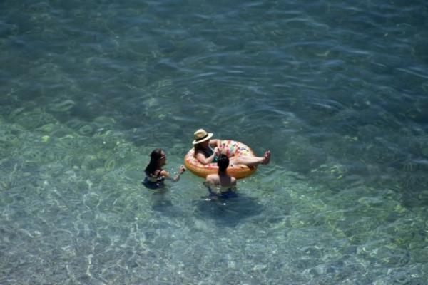 Καιρός: «Σαρώνει» το κύμα καύσωνα – Θα αγγίξει τους 40 βαθμούς