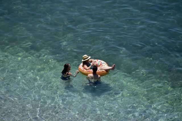 Καιρός: «Σαρώνει» το κύμα καύσωνα – Θα αγγίξει τους 40 βαθμούς