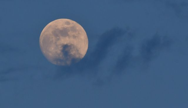 Î Î±Î½ÏƒÎ­Î»Î·Î½Î¿Ï‚ ÎºÎ±Î¹ Î¼ÎµÏÎ¹ÎºÎ® Î­ÎºÎ»ÎµÎ¹ÏˆÎ· Ï„Î¿ Î²ÏÎ¬Î´Ï… Ï„Î·Ï‚ Î¤ÏÎ¯Ï„Î·Ï‚ 16 Î™Î¿Ï…Î»Î¯Î¿Ï… | in.gr