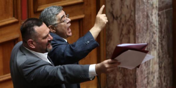 Χρυσή Αυγή σε Λαγό: Δώσε πίσω την έδρα στο Ευρωκοινοβούλιο