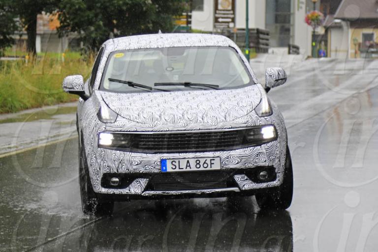 Lynk & Co 01 LWB 2020: Σε νέες επταθέσιες περιπέτειες