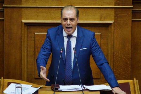Εριστικός ο Βελόπουλος στη Βουλή: Να σταματήσουν τα επιδόματα στους μετανάστες