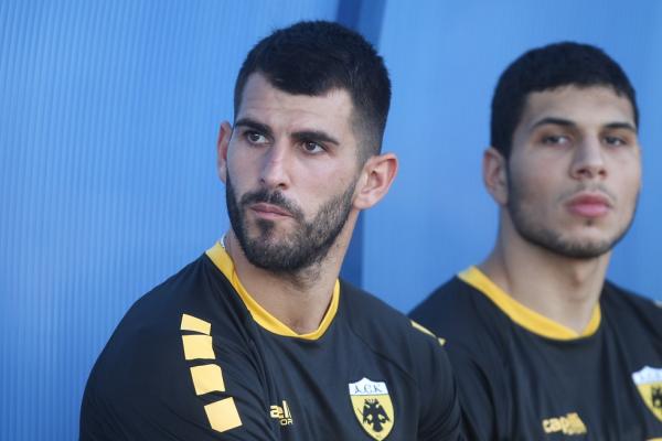 ΑΕΚ : Ο Γιακουμάκης καθορίζει τον αριθμό φανέλας του Ολιβέιρα