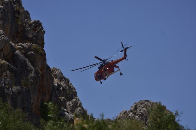 Φωτιά στην Ιτέα – 27 πυροσβέστες στο σημείο