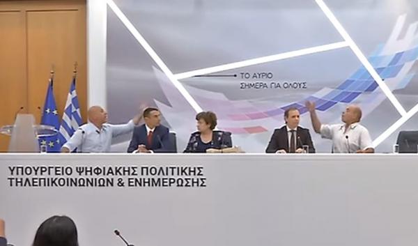 «Ασυν…φωνία» πολιτικών και χαμός σε… ζωντανή μετάδοση