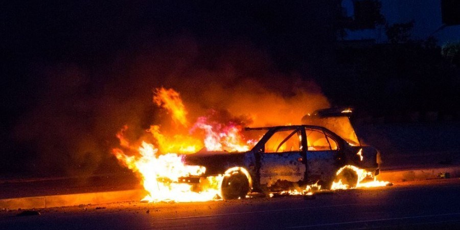 Κρήτη: Κάηκε αυτοκίνητο στο Ηράκλειο ξημερώματα