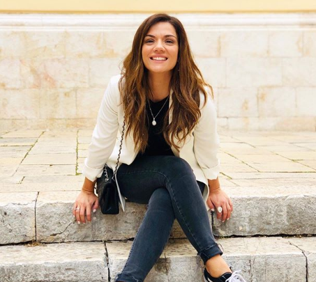 Βάσω Λασκαράκη: Φωτογραφίζεται μόνο με το μπικίνι της