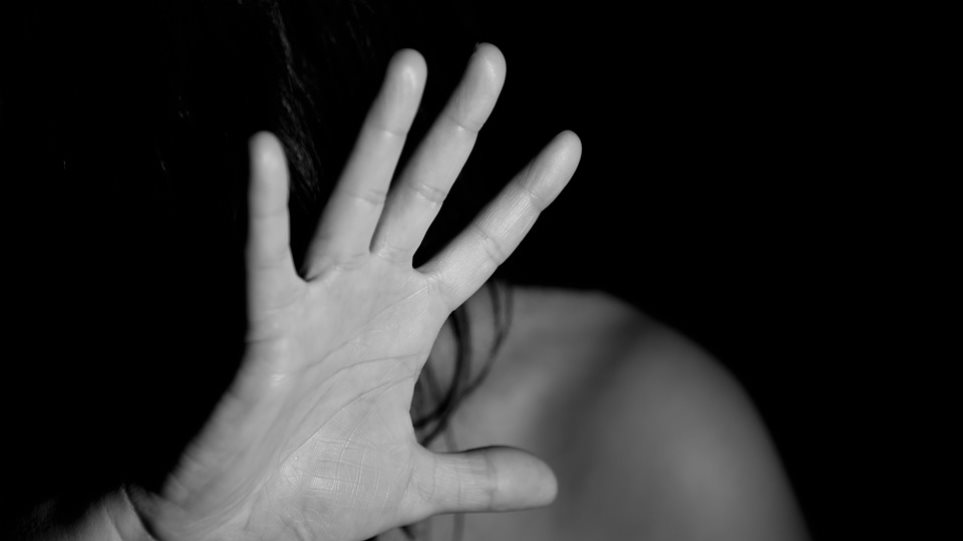 Σοκ στη Ρόδο: Τηλεοπτικός αστέρας κατηγορείται για ομαδικούς βιασμούς