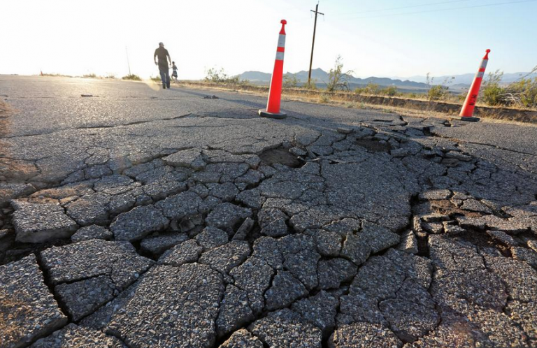 7,1 Ρίχτερ χτύπησαν την Καλιφόρνια – Ξέσπασαν πυρκαγιές