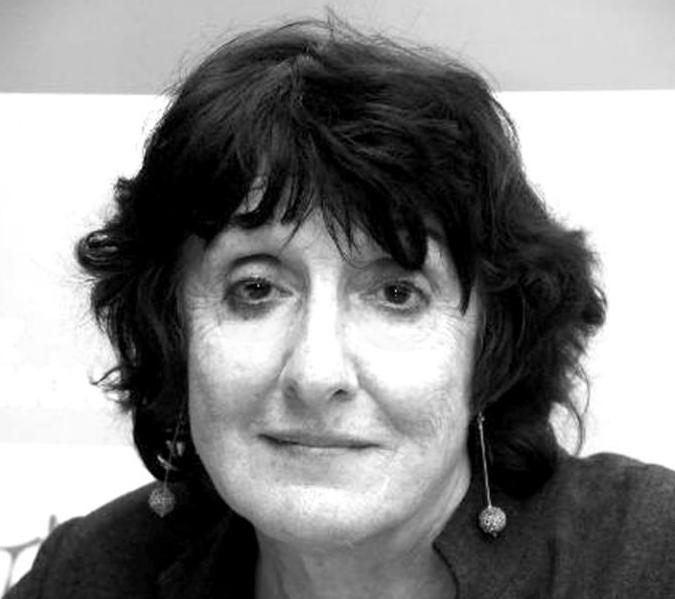 Η Ελένη Πορτάλιου μίλησε στο in.gr για τη νέα της ποιητική συλλογή