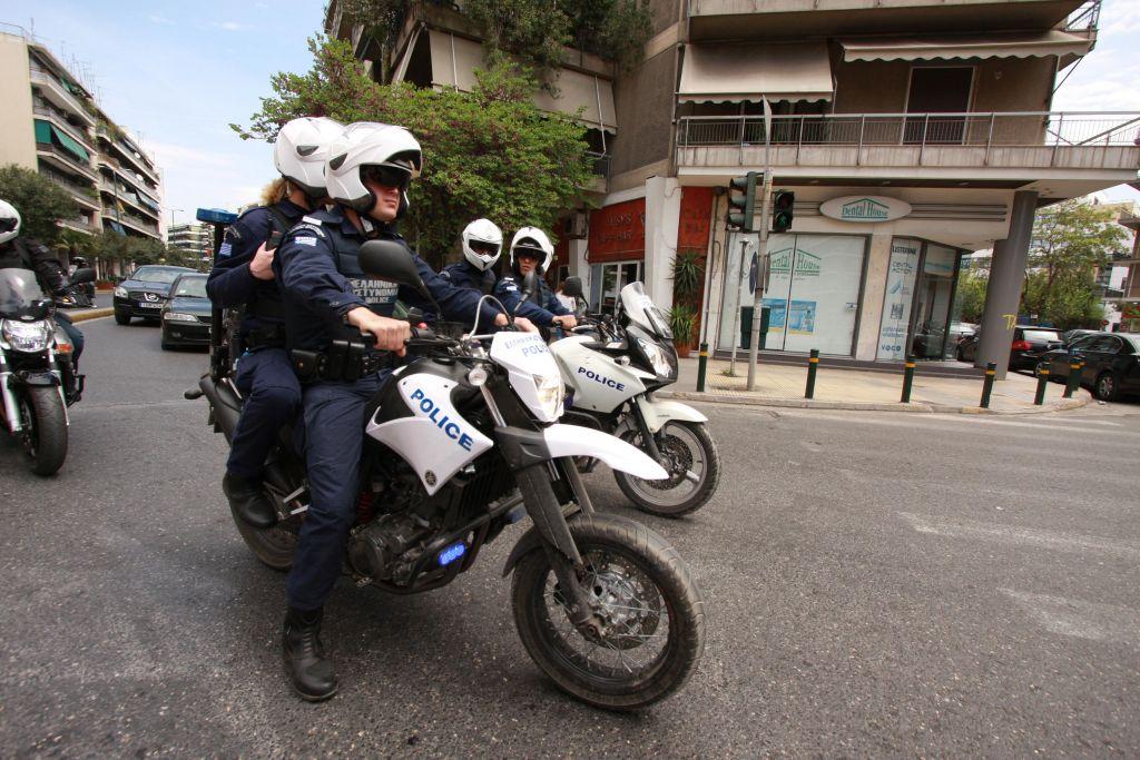 Mitsotakis makes good on limited healthcare, police hiring