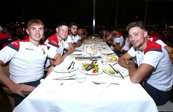 Σε οικογενειακό κλίμα το δείπνο Ολυμπιακού – Νότιγχαμ