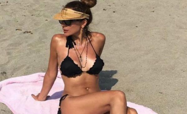 Δέσποινα Βανδή: Χορεύει ξέγνοιαστη με μαγιό