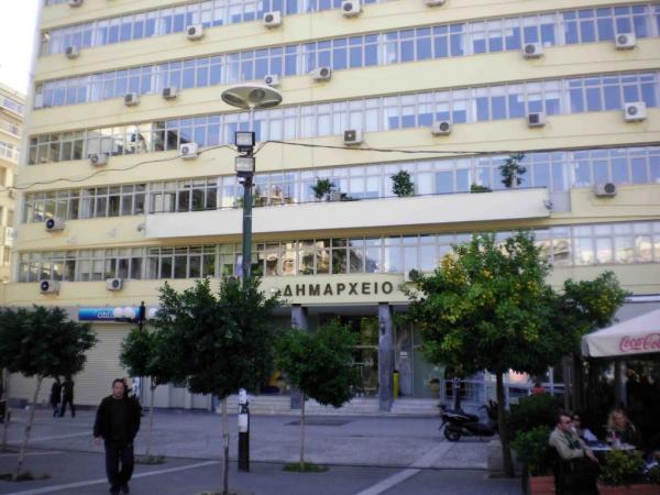 Σεισμός: Αμεση κινητοποίηση στο Δήμο Πειραιά, ελέγχουν τα κτίρια