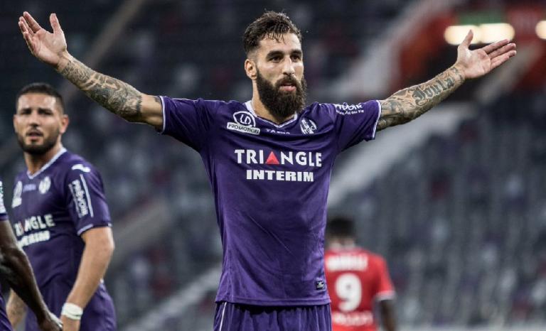 Έτοιμος να υπογράψει στη Γαλατασαράι ο Ντουρμάζ